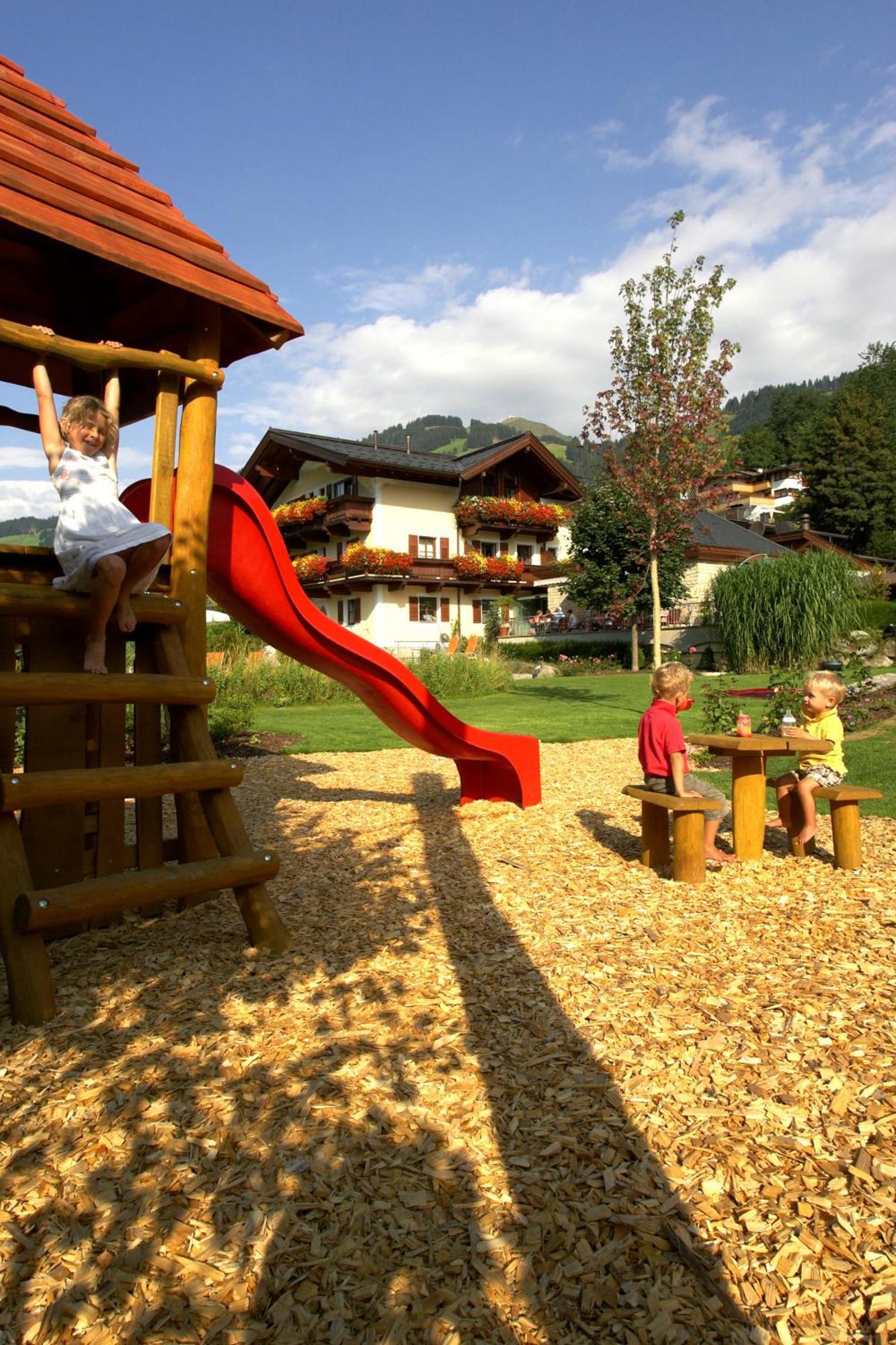 Hotel Hubertus Brixen im Thale Esterno foto